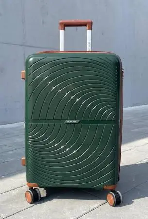 Чемодан SkyCase зеленый М средний с расширением Чемодан SkyCase зеленый М средний с расширением