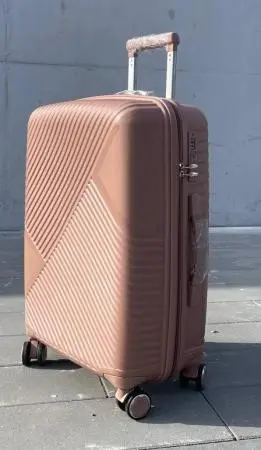 Чемодан Bizon H005 пудровый L большой без расширения