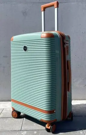 Чемодан MyBag Combo оливковый М средний с расширением Чемодан MyBag Combo оливковый М средний с расширением