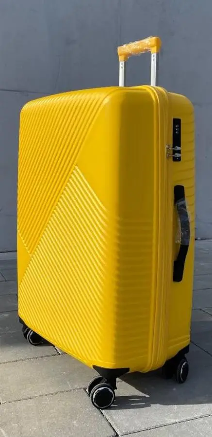 Чемодан Bizon H005 желтый М средний без расширения Чемодан Bizon H005 желтый М средний без расширения
