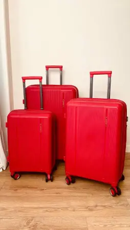 Чемодан Mironpan Classic красный М средний Чемодан Mironpan Classic красный М средний