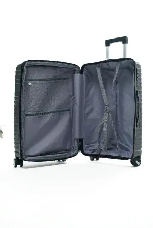 Чемодан MyBag черный S ручная кладь с расширением