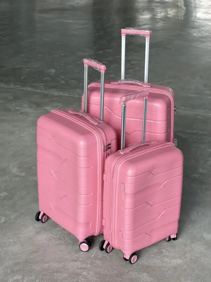 Чемодан Bizon H002 розовый S ручная кладь без расширения