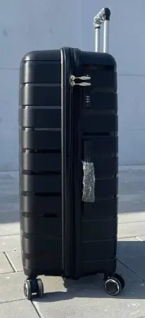 Чемодан Bizon H003 черный S (маленький) без расширения Чемодан Bizon H003 черный S (маленький) без расширения