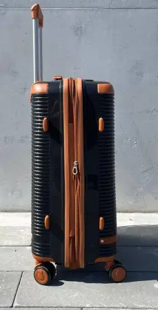 Чемодан MyBag Combo черный М средний с расширением Чемодан MyBag Combo черный М средний с расширением