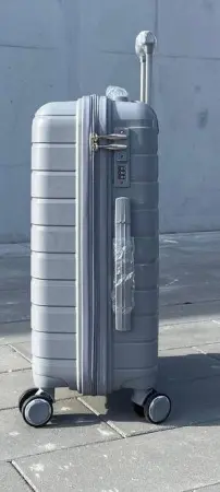 Чемодан Bizon H003 серый S (маленький) без расширения Чемодан Bizon H003 серый S (маленький) без расширения
