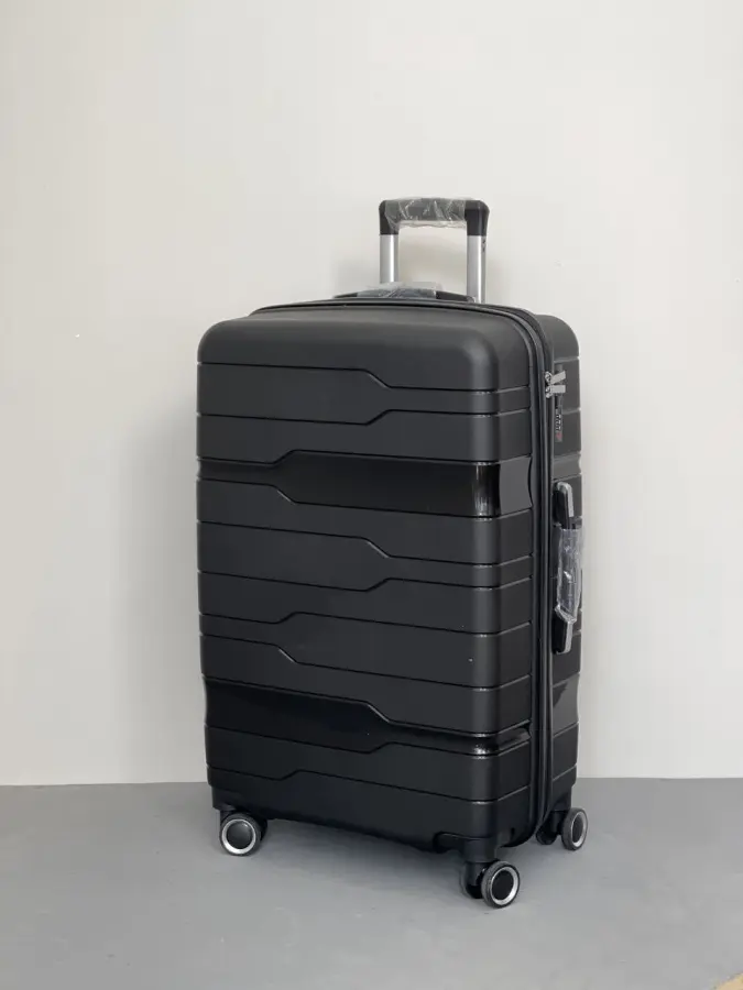 Чемодан Bizon H002 черный М средний без расширения Чемодан Bizon H002 черный М средний без расширения