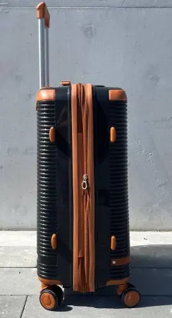 Чемодан MyBag Combo черный S ручная кладь с расширением Чемодан MyBag Combo черный S ручная кладь с расширением
