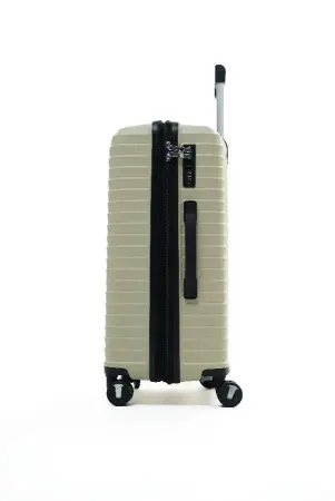 Чемодан MyBag фисташковый М средний Чемодан MyBag фисташковый М средний