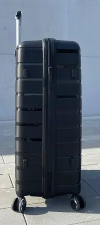 Чемодан Bizon H003 черный S (маленький) без расширения Чемодан Bizon H003 черный S (маленький) без расширения