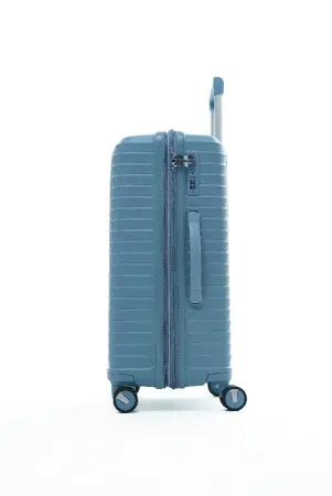 Чемодан MyBag голубой М средний с расширением Чемодан MyBag голубой М средний с расширением