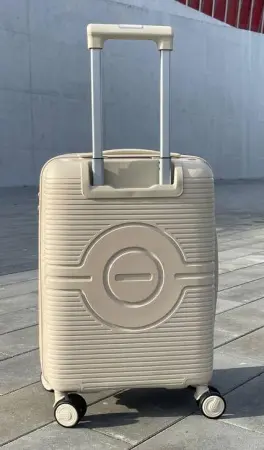 Чемодан MyBag Krug молочный М средний с расширением Чемодан MyBag Krug молочный М средний с расширением