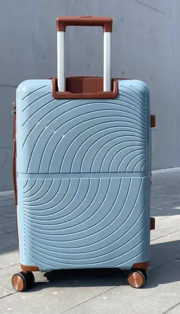 Чемодан SkyCase голубой М средний с расширением Чемодан SkyCase голубой М средний с расширением