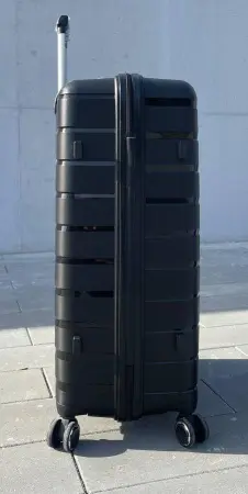 Чемодан Bizon H003 черный М средний без расширения Чемодан Bizon H003 черный М средний без расширения