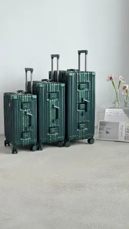 Чемодан Mironpan Royal темно-зеленый S ручная кладь