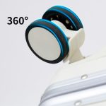 Колесо чемодана крупным планом с вращением на 360°