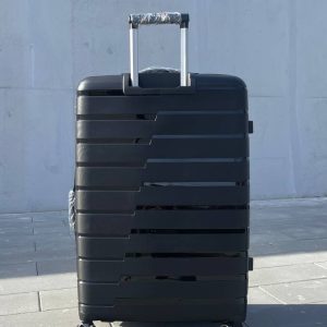 Чемодан Bizon H03 черный, вид сзади с поднятой выдвижной ручкой