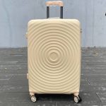 Чемодан Bizon H10 сливочный L большой вид с переди с выдвинутой ручкой