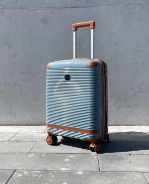 Чемодан Mybag Combo из полипропилена с расширением голубой вид спереди три четверти