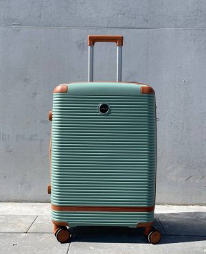 Чемодан Mybag Combo оливковый вид спереди с поднятой выдвижной ручкой