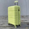 Чемодан Bizon Н04 салатовый, вид спереди под углом (три четверти) с поднятой выдвижной ручкой